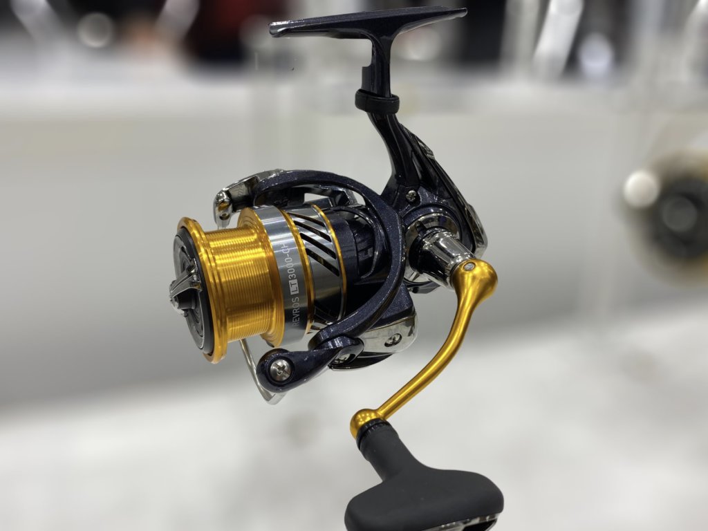 ダイワ 20 レブロス LT2000S-XH DAIWA REVROS - リール